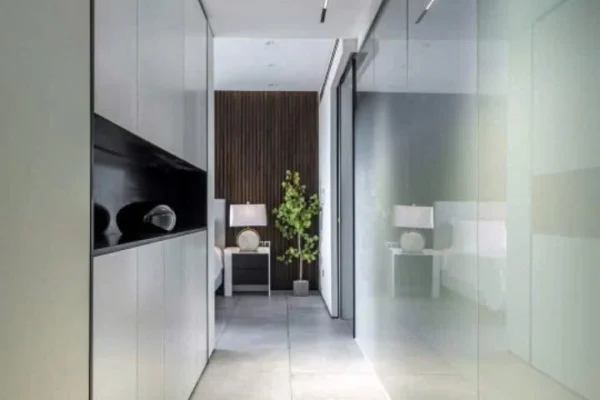 Bán căn hộ Midtown đập thông